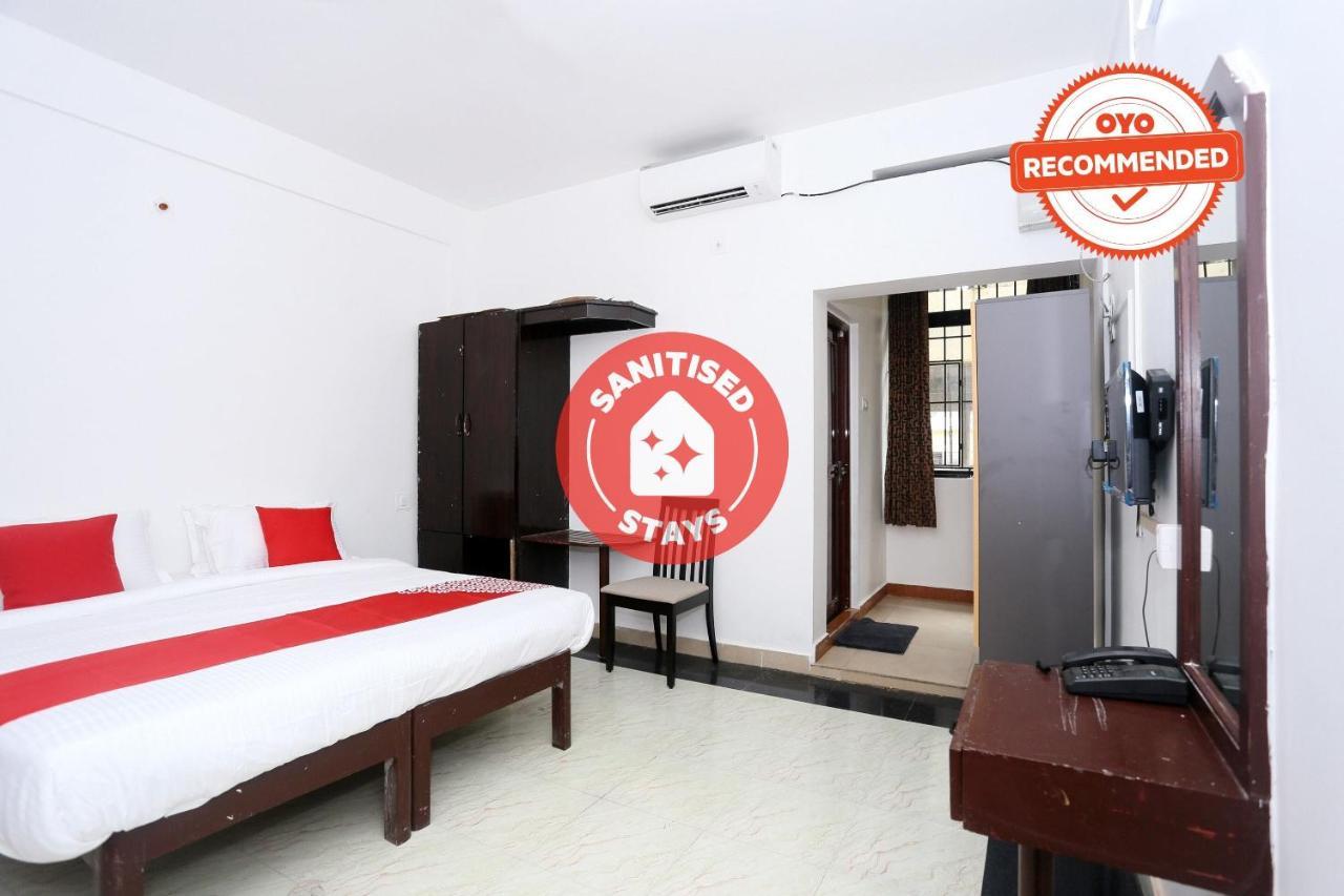 Oyo Flagship Kaveri Tourist Home Guruvāyūr Esterno foto