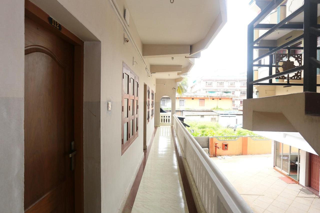 Oyo Flagship Kaveri Tourist Home Guruvāyūr Esterno foto