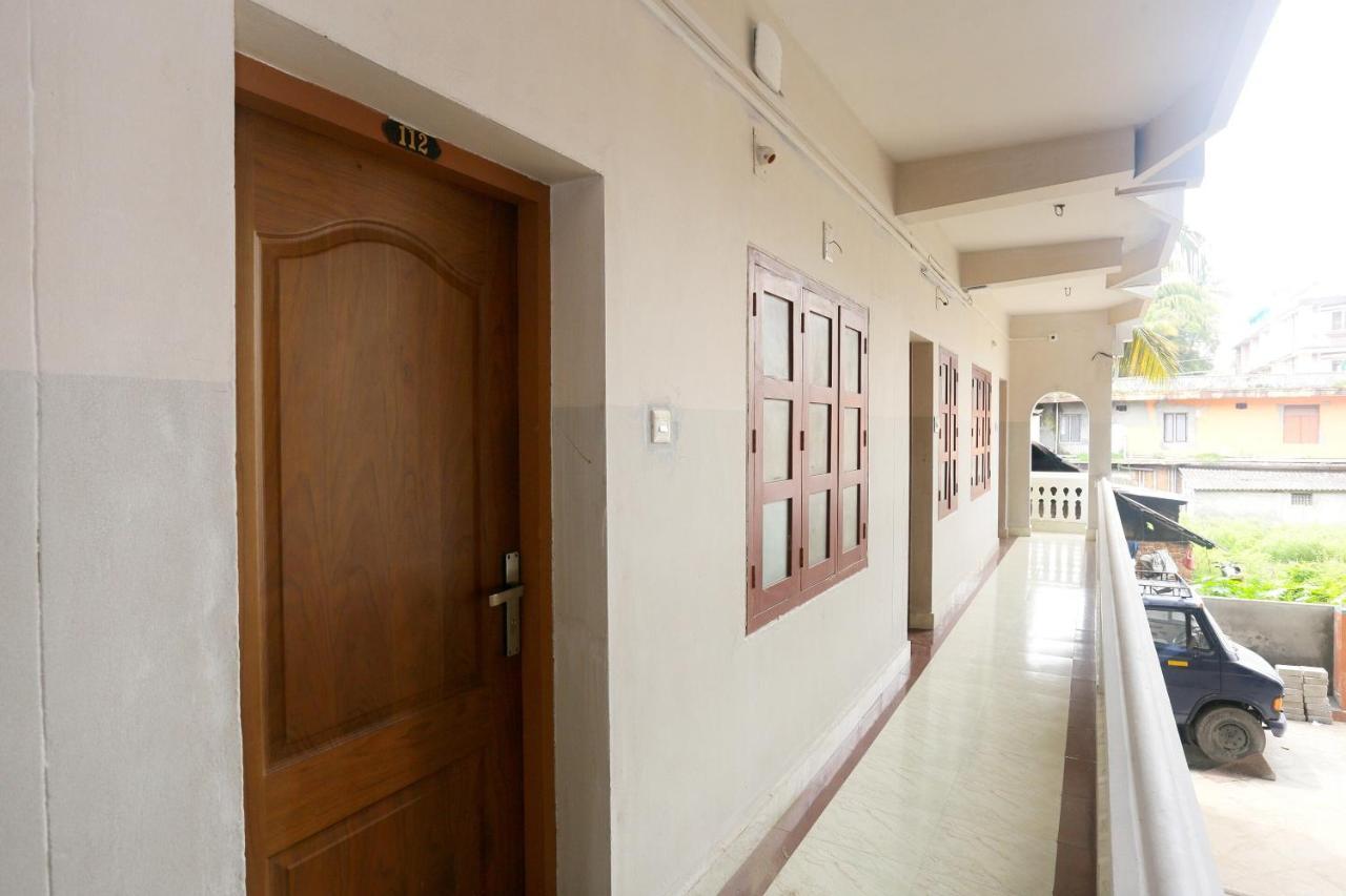 Oyo Flagship Kaveri Tourist Home Guruvāyūr Esterno foto